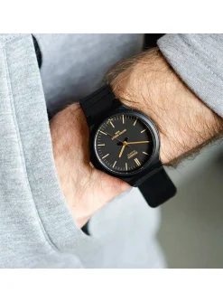 Montre Casio Collection noire et dorée