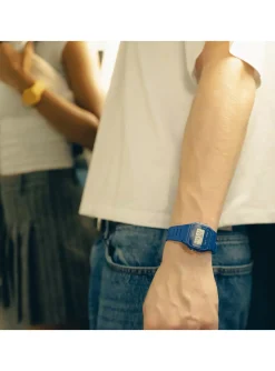 Montre Casio digitale résine bleue
