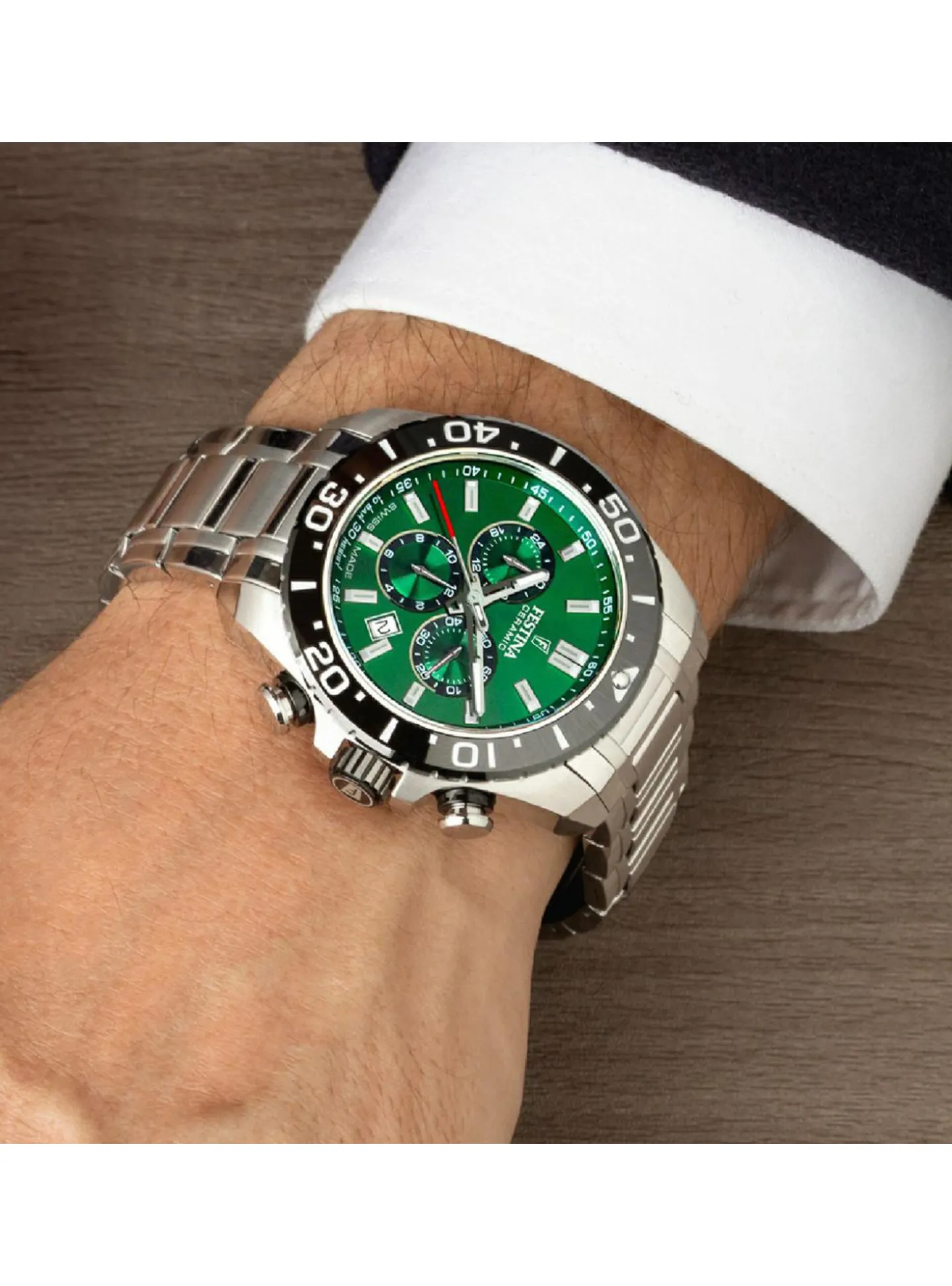 Monytre Festina chrono cadran vert_x005f_x000D_collection Swiss Made